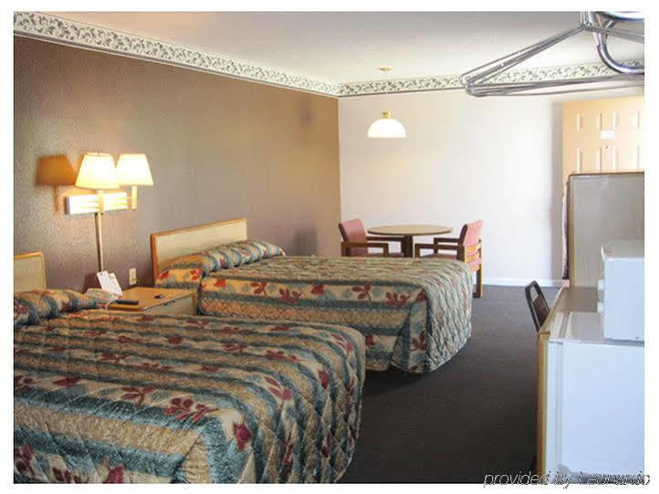Scottish Inn - Clanton Bagian luar foto