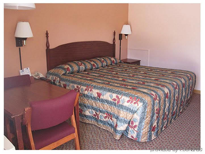 Scottish Inn - Clanton Bagian luar foto