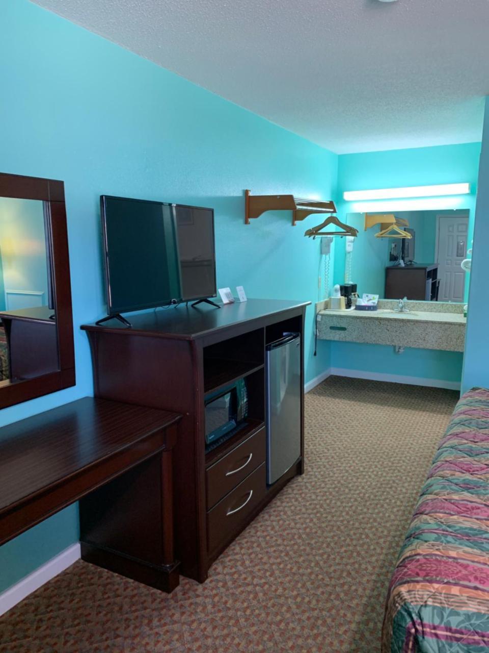 Scottish Inn - Clanton Bagian luar foto